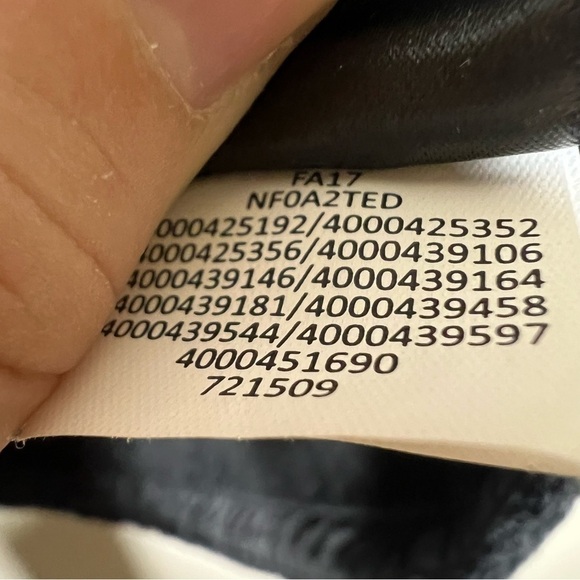 The North Face Women's Osito Fleece Black Zip Up Fuzzy Jacket Size Medium - Picture 6 of 9